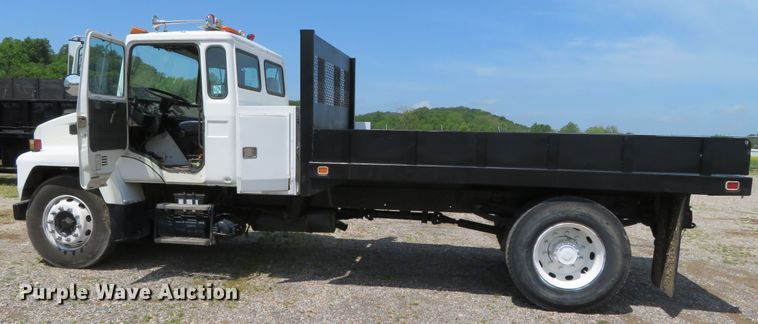 image for item DR0165 1997 Mack CS300P  dump truck