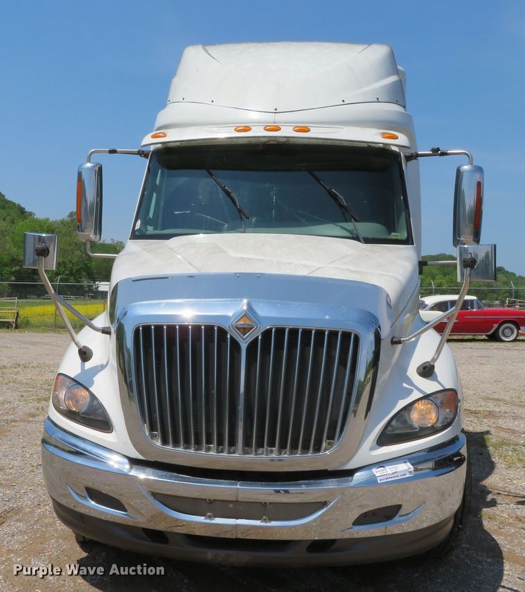 image for item DR0166 2012 International ProStar  semi truck