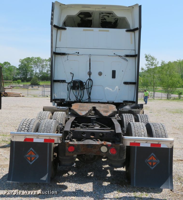 image for item DR0166 2012 International ProStar  semi truck