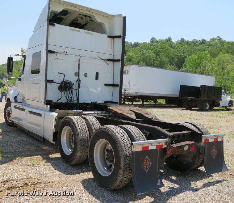 image for item DR0166 2012 International ProStar  semi truck