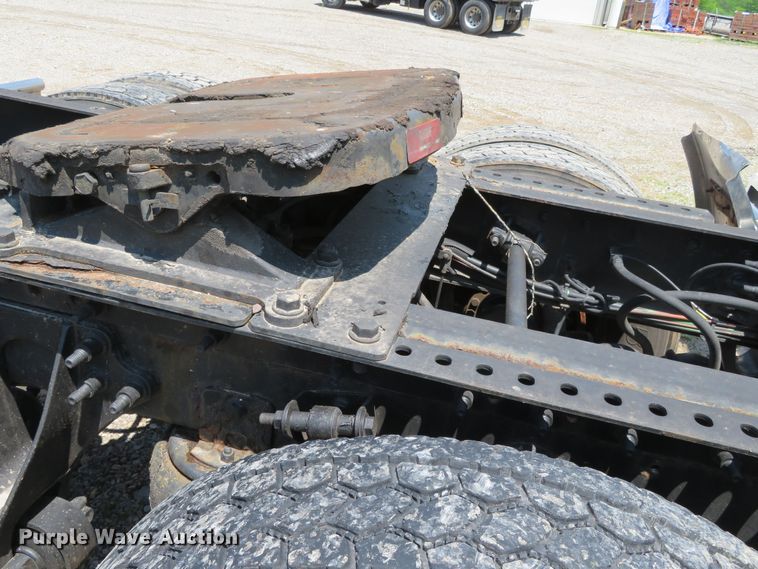 image for item DR0166 2012 International ProStar  semi truck