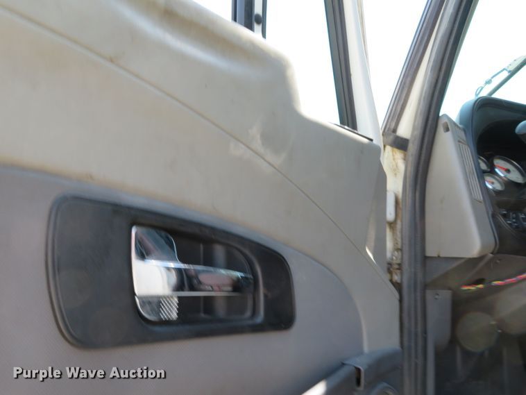 image for item DR0166 2012 International ProStar  semi truck