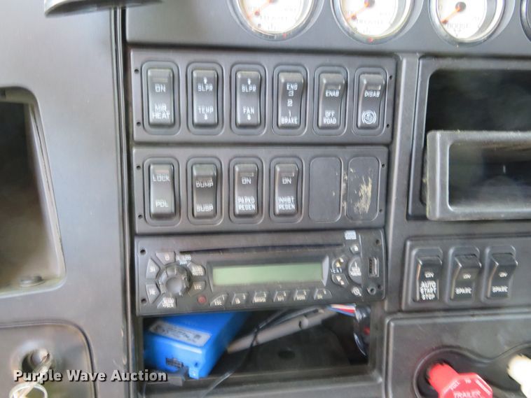 image for item DR0166 2012 International ProStar  semi truck