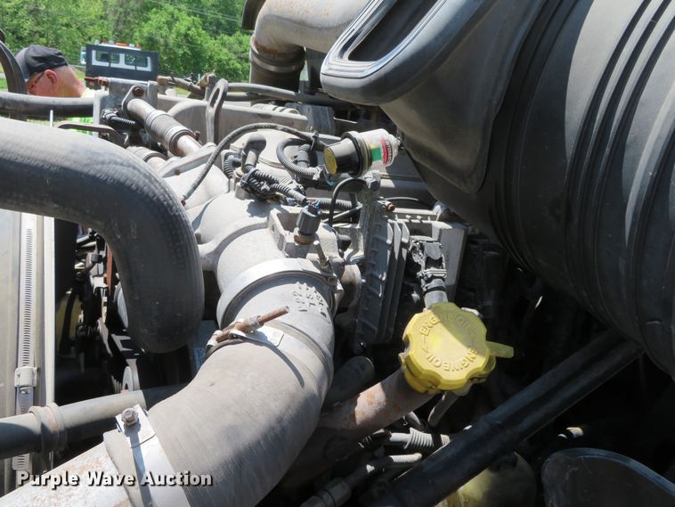 image for item DR0166 2012 International ProStar  semi truck