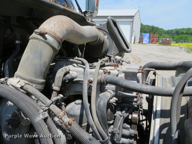 image for item DR0166 2012 International ProStar  semi truck