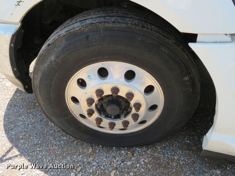 image for item DR0166 2012 International ProStar  semi truck