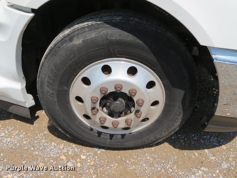 image for item DR0166 2012 International ProStar  semi truck