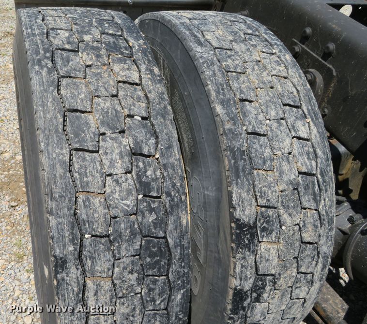 image for item DR0166 2012 International ProStar  semi truck