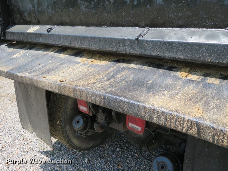 image for item DR0167 1977 Ford 900  dump truck