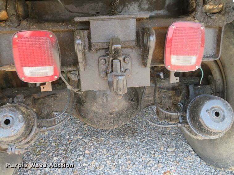 image for item DR0167 1977 Ford 900  dump truck