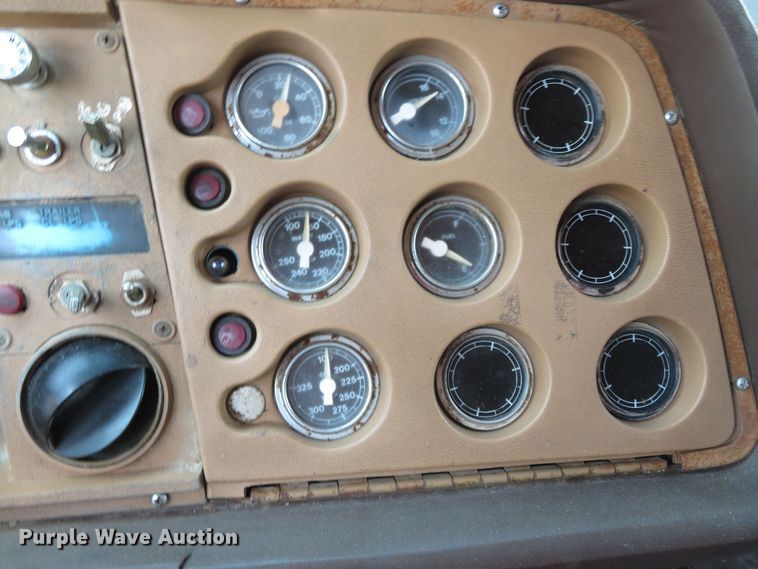 image for item DR0167 1977 Ford 900  dump truck