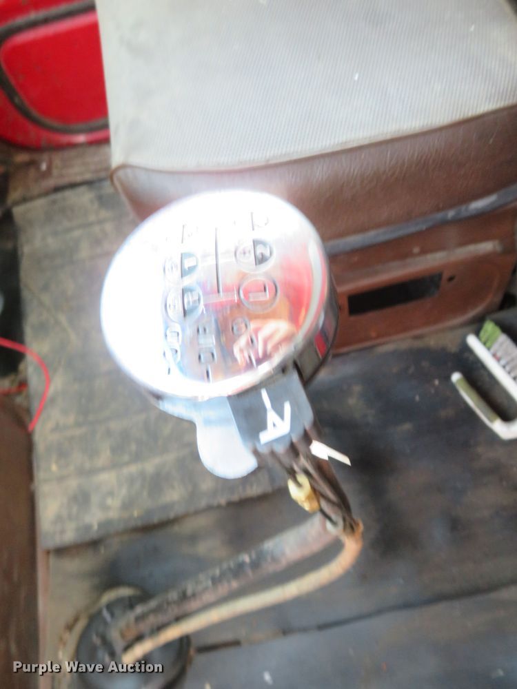 image for item DR0167 1977 Ford 900  dump truck