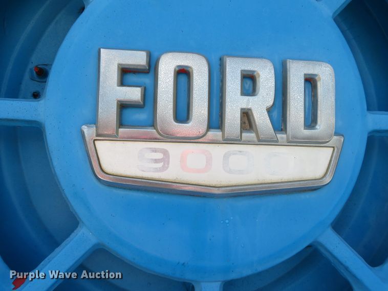 image for item DR0167 1977 Ford 900  dump truck