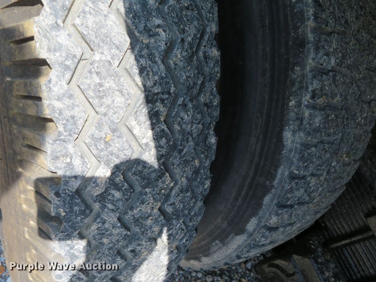 image for item DR0167 1977 Ford 900  dump truck