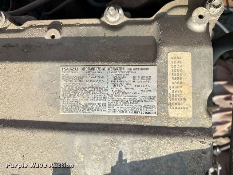 image for item DR5079 2006 Isuzu NPR  truck cab and chassis