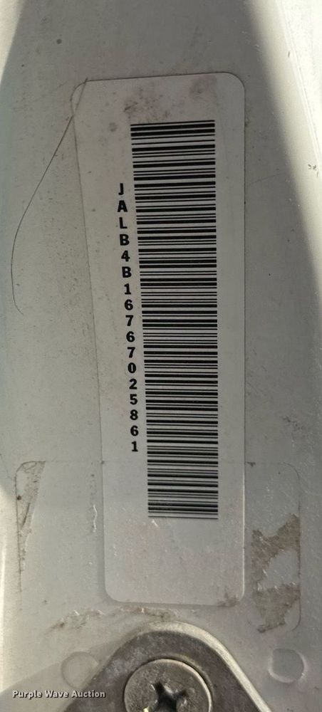 image for item DR5079 2006 Isuzu NPR  truck cab and chassis