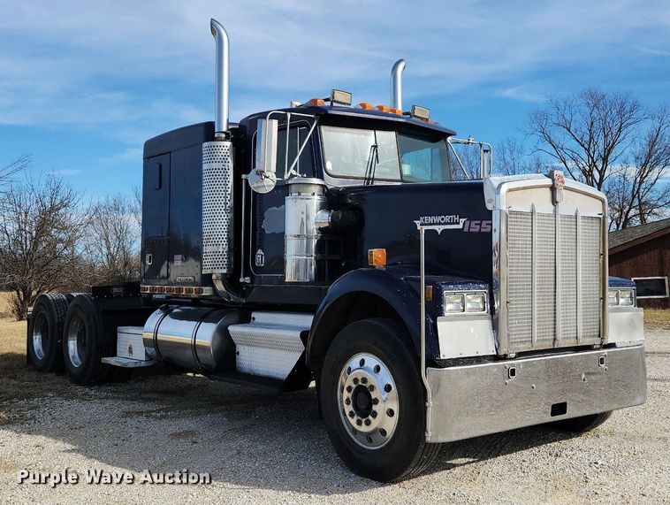 image for item EA9438 1984 Kenworth W900  semi truck