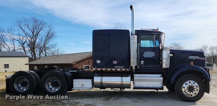 image for item EA9438 1984 Kenworth W900  semi truck