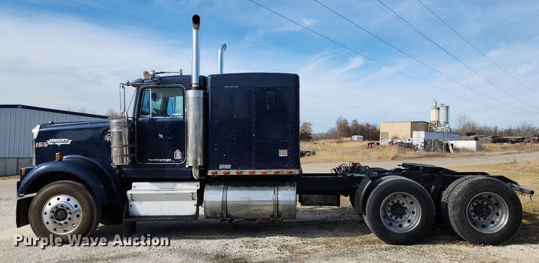 image for item EA9438 1984 Kenworth W900  semi truck