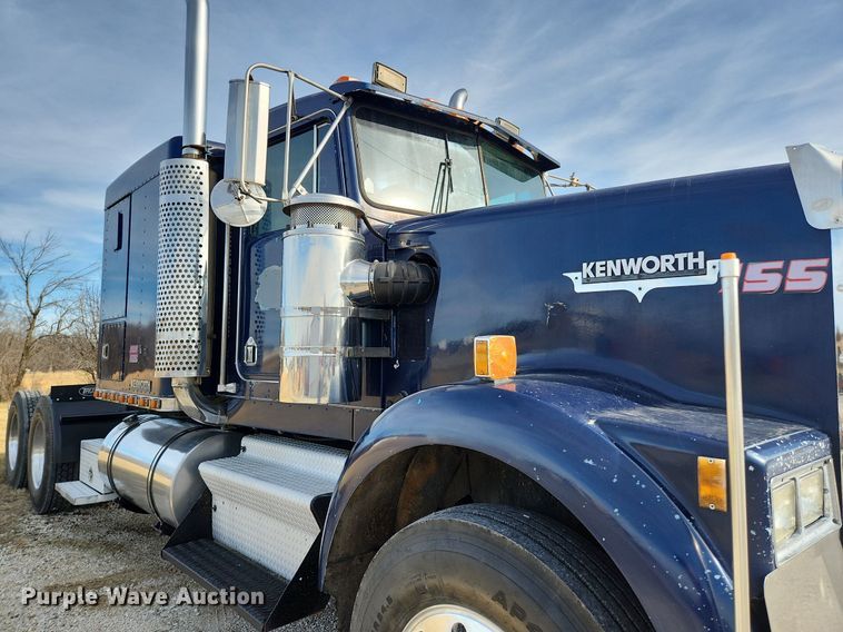 image for item EA9438 1984 Kenworth W900  semi truck