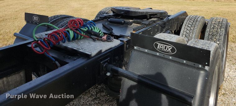 image for item EA9438 1984 Kenworth W900  semi truck