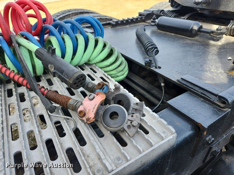 image for item EA9438 1984 Kenworth W900  semi truck