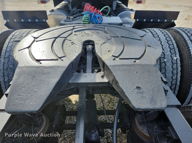 image for item EA9438 1984 Kenworth W900  semi truck