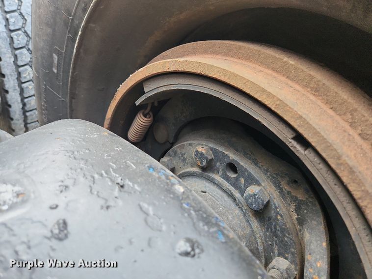 image for item EA9438 1984 Kenworth W900  semi truck