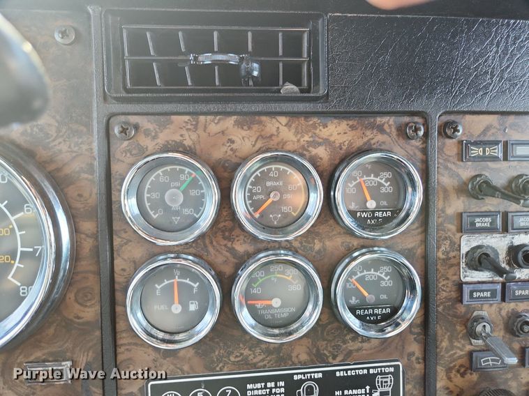 image for item EA9438 1984 Kenworth W900  semi truck