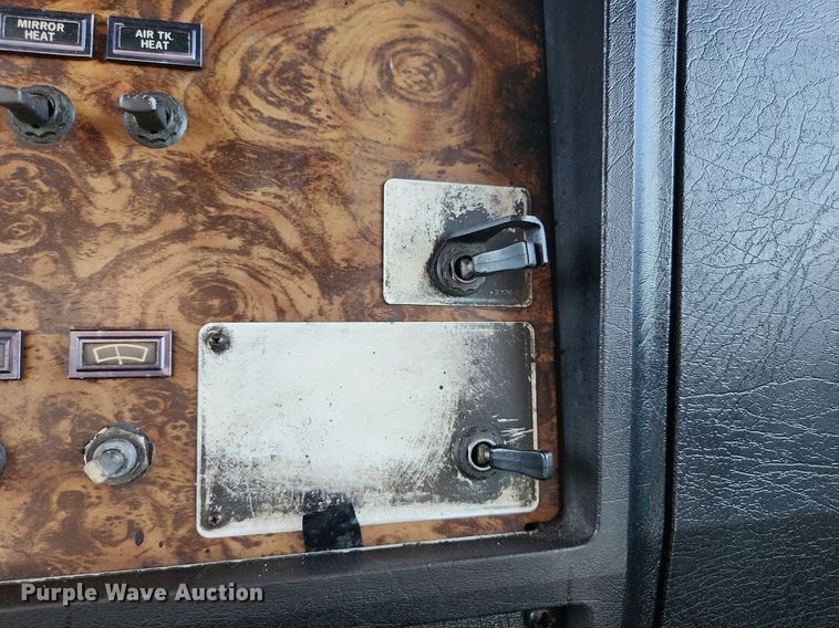 image for item EA9438 1984 Kenworth W900  semi truck