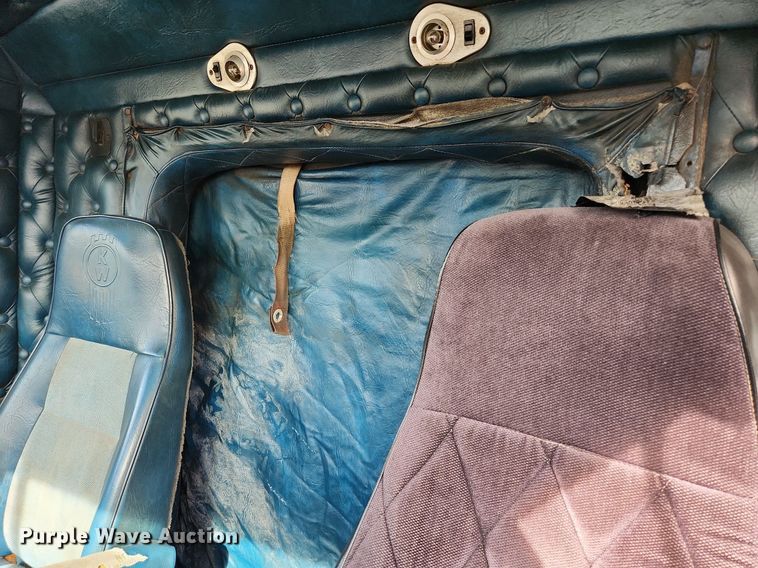 image for item EA9438 1984 Kenworth W900  semi truck