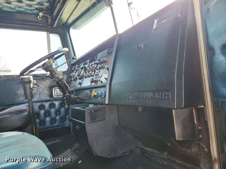 image for item EA9438 1984 Kenworth W900  semi truck