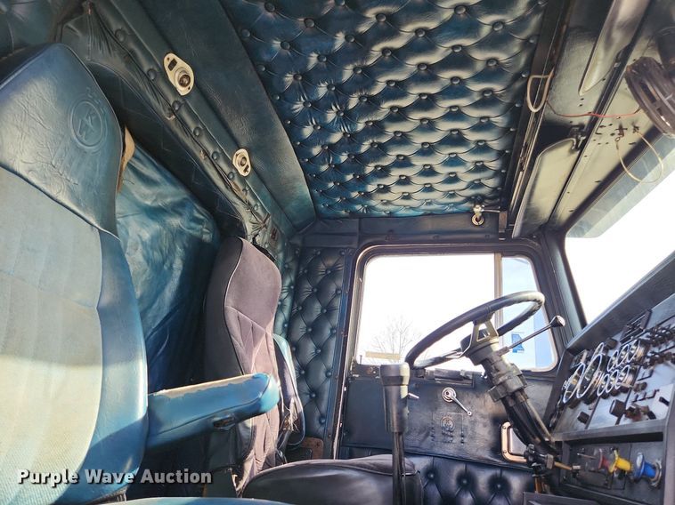 image for item EA9438 1984 Kenworth W900  semi truck