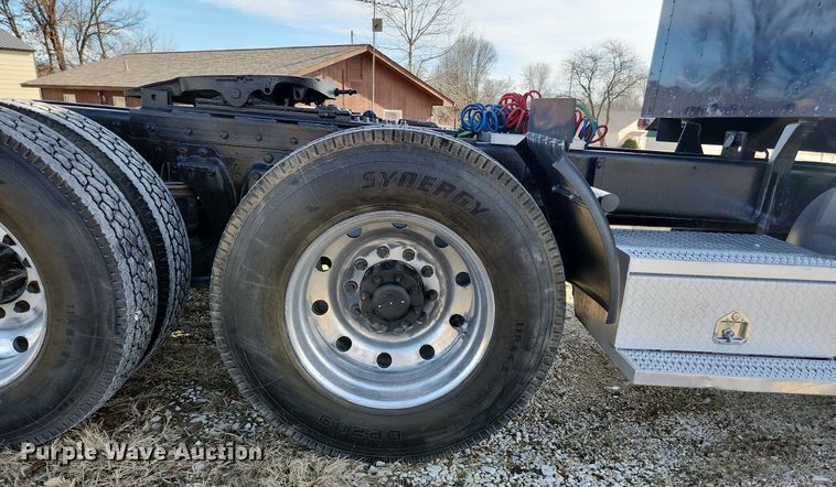 image for item EA9438 1984 Kenworth W900  semi truck