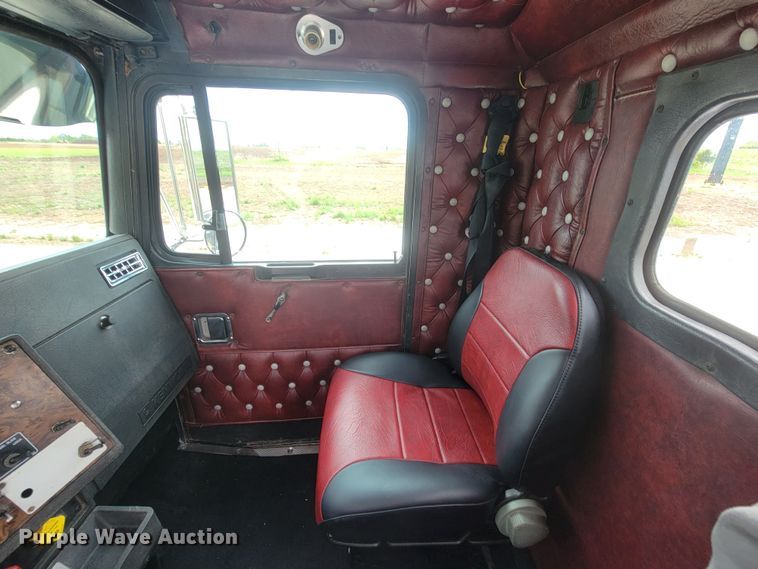 image for item HY9010 1993 Kenworth W900L  semi truck