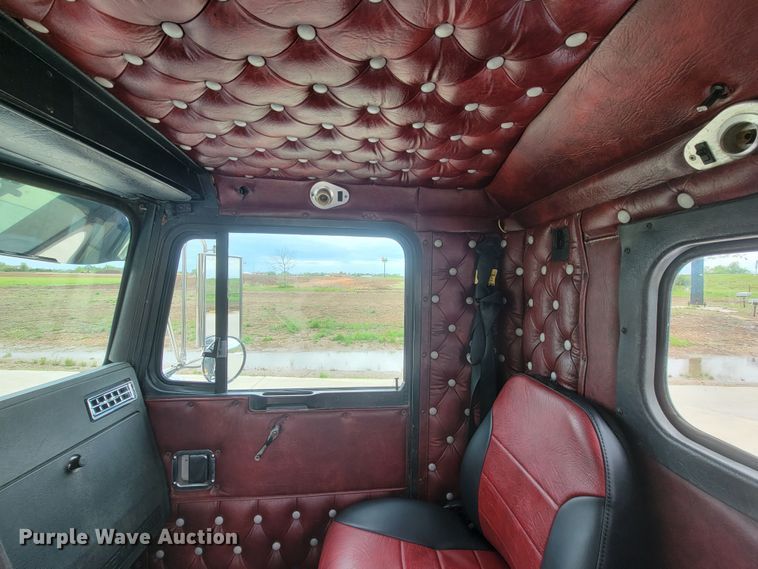 image for item HY9010 1993 Kenworth W900L  semi truck