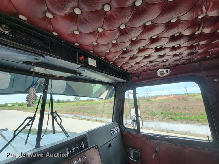 image for item HY9010 1993 Kenworth W900L  semi truck