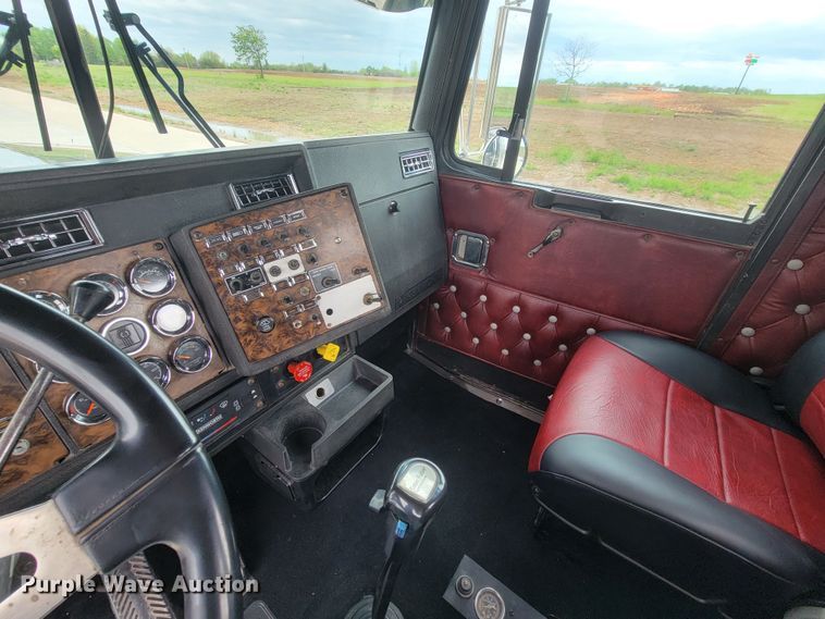 image for item HY9010 1993 Kenworth W900L  semi truck