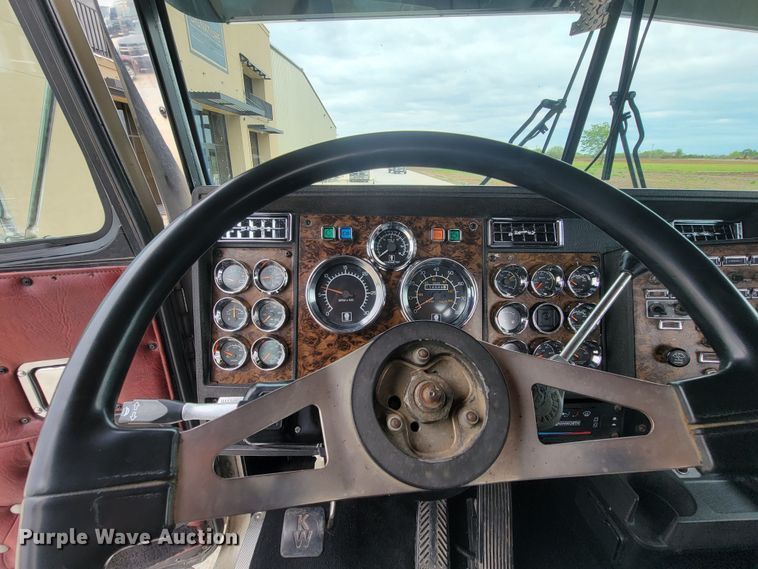 image for item HY9010 1993 Kenworth W900L  semi truck