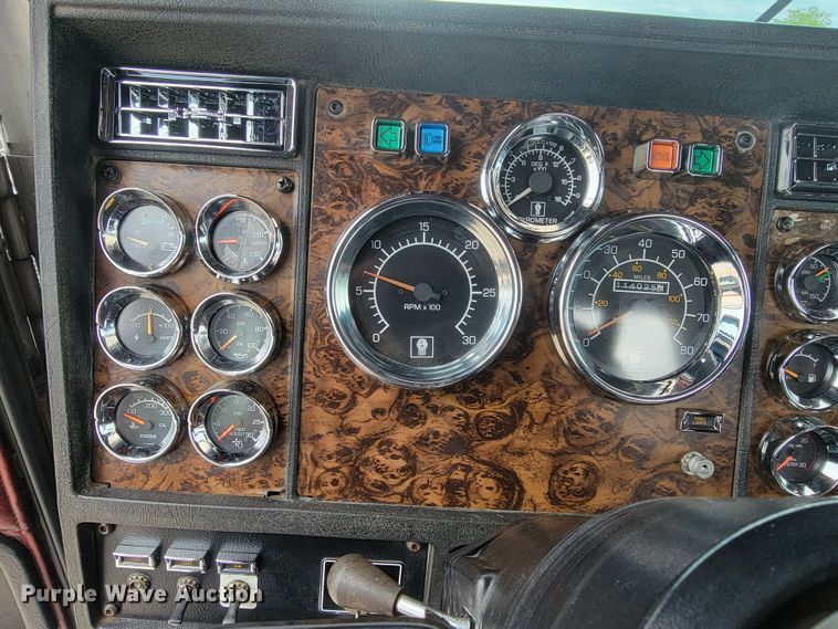 image for item HY9010 1993 Kenworth W900L  semi truck