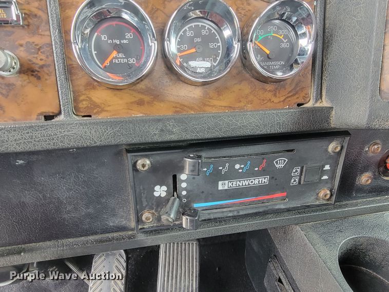 image for item HY9010 1993 Kenworth W900L  semi truck