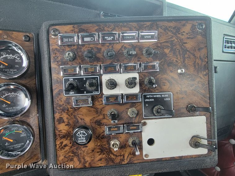 image for item HY9010 1993 Kenworth W900L  semi truck