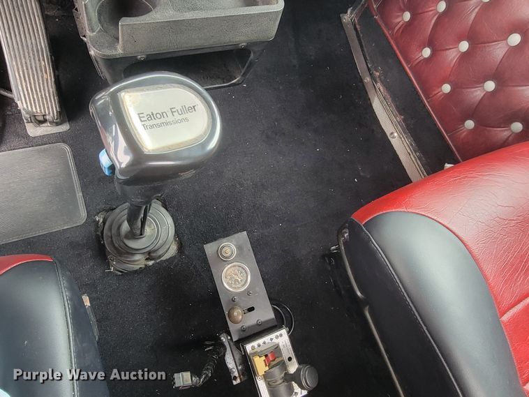 image for item HY9010 1993 Kenworth W900L  semi truck