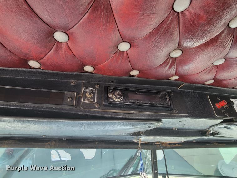 image for item HY9010 1993 Kenworth W900L  semi truck