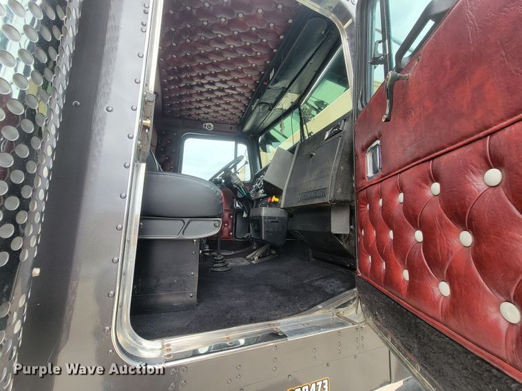 image for item HY9010 1993 Kenworth W900L  semi truck