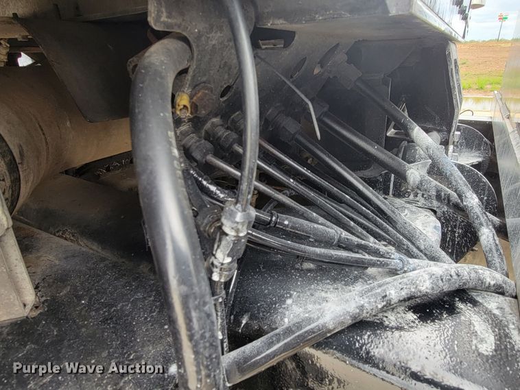 image for item HY9010 1993 Kenworth W900L  semi truck