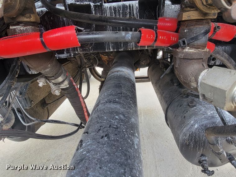 image for item HY9010 1993 Kenworth W900L  semi truck