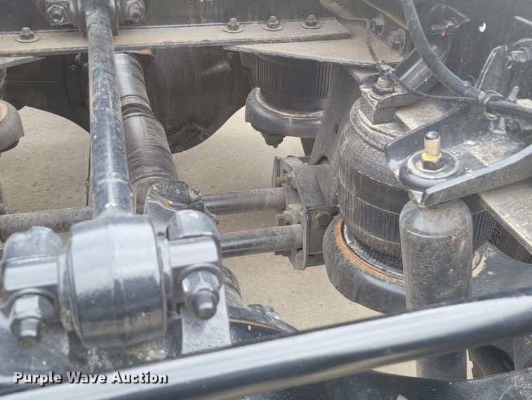 image for item HY9010 1993 Kenworth W900L  semi truck