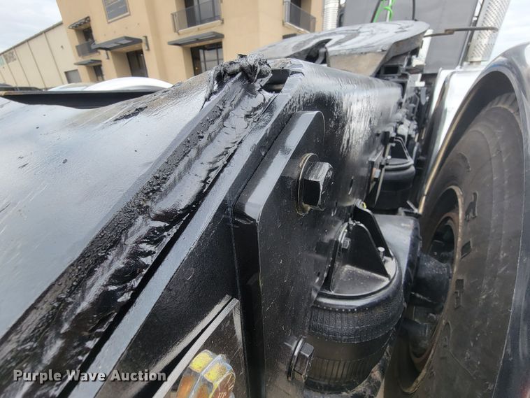 image for item HY9010 1993 Kenworth W900L  semi truck