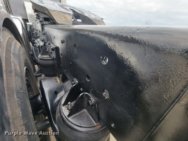 image for item HY9010 1993 Kenworth W900L  semi truck